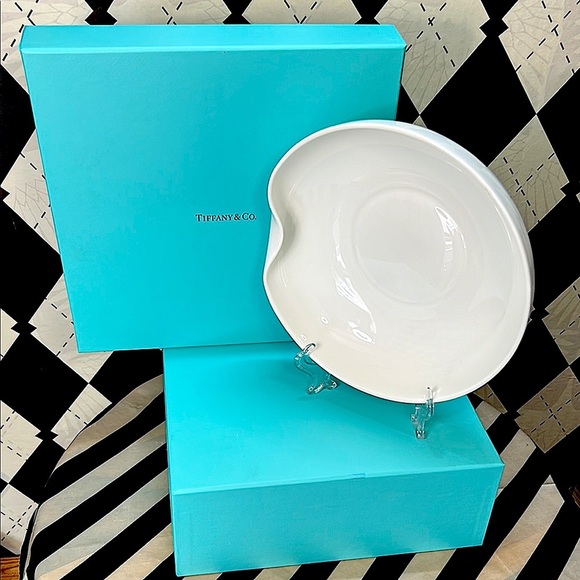 Tiffany & Co. Zelda Thumbprint Bowl – 8” Fine China with Original Box - Picture 7 of 13
